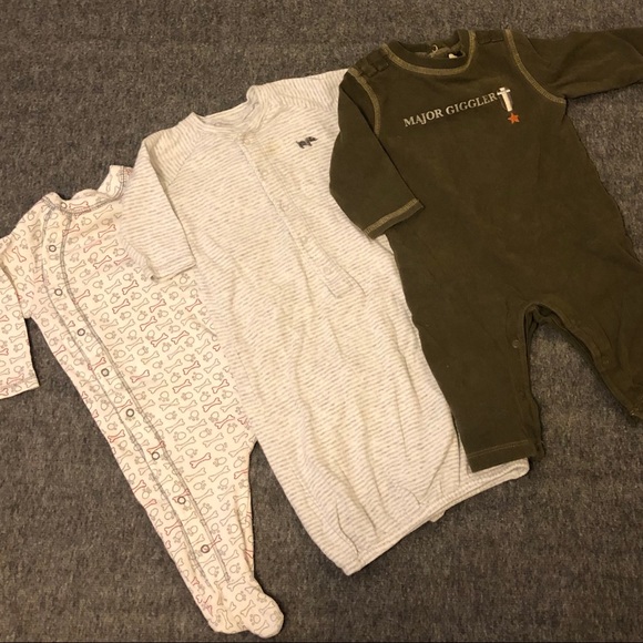 Old Navy Other - 🔴 Old Navy Onesies Bundle